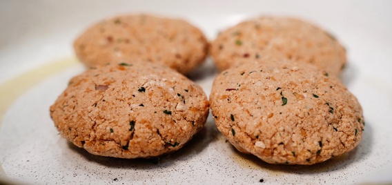 Prime Roots的无鱼三文鱼汉堡