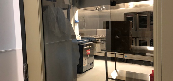 配料的厨房在孵化场