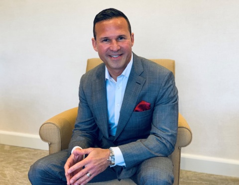 卡洛斯Abrams-Rivera＂data-imagemodel=